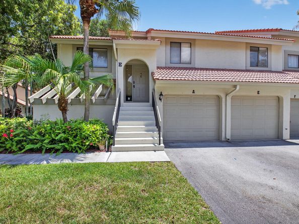 5530 Coach House Circle E, Boca Raton FL 33486