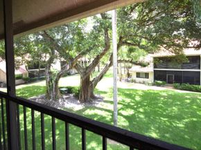 5530 Coach House Circle E, Boca Raton FL 33486