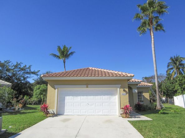 4513 SW 13th Street, Deerfield Beach FL 33442