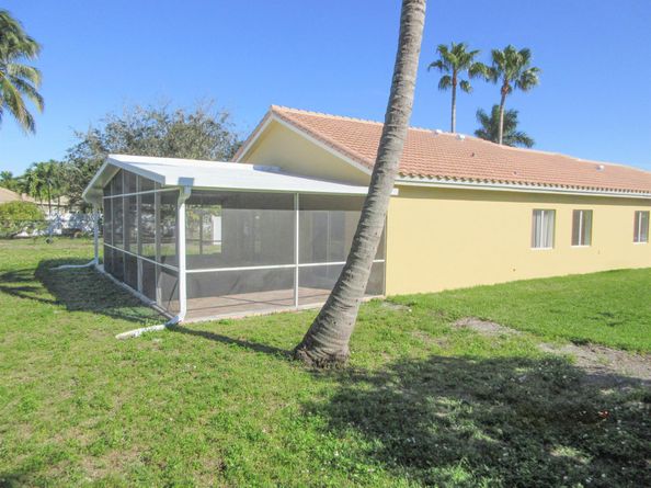 4513 SW 13th Street, Deerfield Beach FL 33442