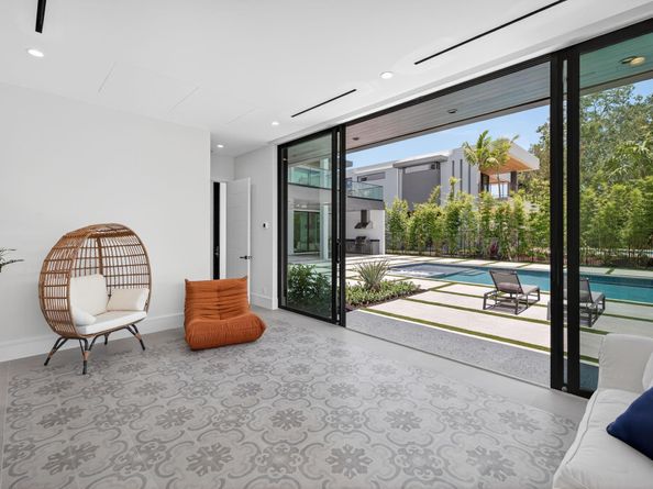 119 N Gordon Rd, Fort Lauderdale FL 33301