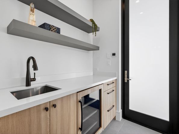 119 N Gordon Rd, Fort Lauderdale FL 33301