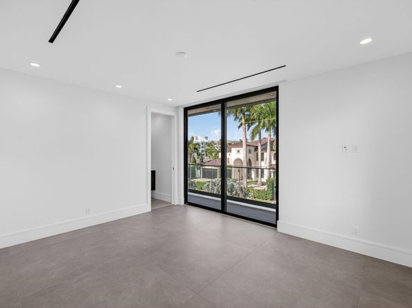 119 N Gordon Rd, Fort Lauderdale FL 33301