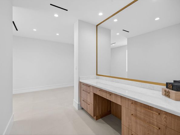 119 N Gordon Rd, Fort Lauderdale FL 33301