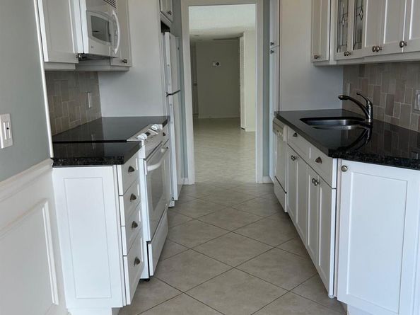 4200 N Ocean Drive 11405, Singer Island FL 33404