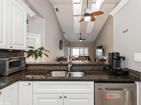 805 Harbour Pointe Way, Greenacres FL 33413