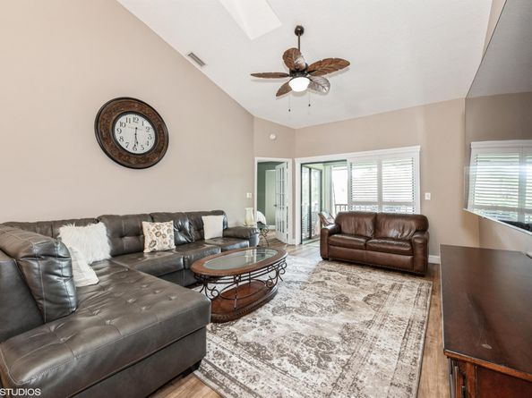 805 Harbour Pointe Way, Greenacres FL 33413