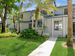 805 Harbour Pointe Way, Greenacres FL 33413
