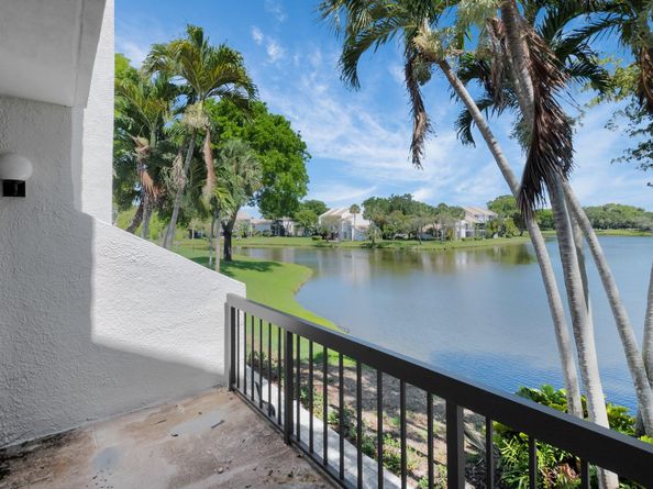 805 Bridgewood Place, Boca Raton FL 33434