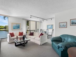 805 Bridgewood Place, Boca Raton FL 33434