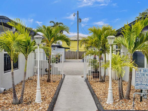 220 Walton Boulevard, West Palm Beach FL 33405