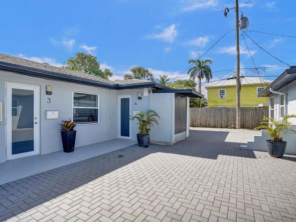 220 Walton Boulevard, West Palm Beach FL 33405