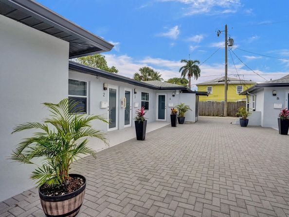 220 Walton Boulevard, West Palm Beach FL 33405