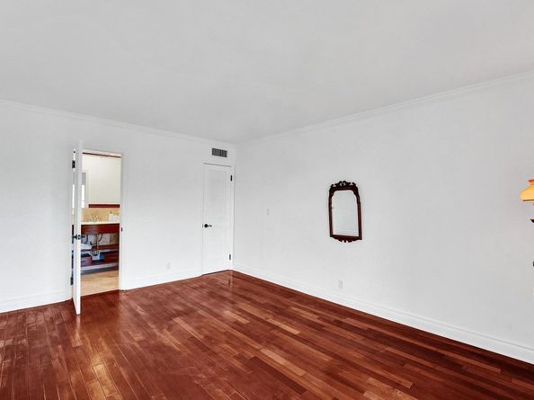 818 SE 4th St 202, Fort Lauderdale FL 33301