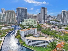 818 SE 4th St 202, Fort Lauderdale FL 33301