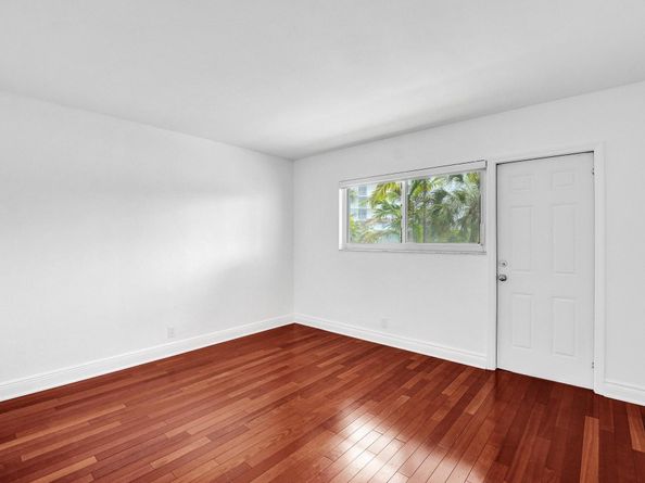 818 SE 4th St 202, Fort Lauderdale FL 33301