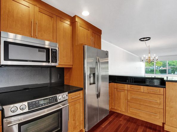 818 SE 4th St 202, Fort Lauderdale FL 33301