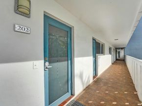 818 SE 4th St 202, Fort Lauderdale FL 33301