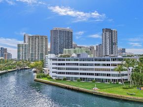 818 SE 4th St 202, Fort Lauderdale FL 33301