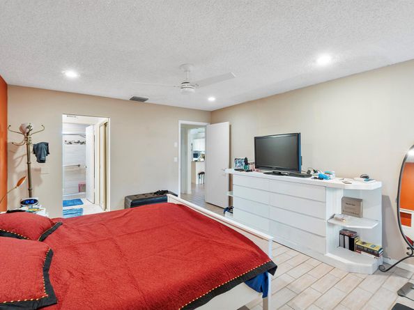 10900 Waterberry Court, Boca Raton FL 33498