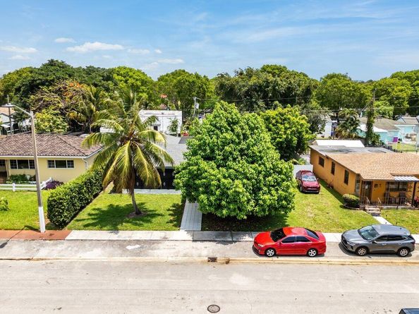 1045 NW 47th Terrace, Miami FL 33127