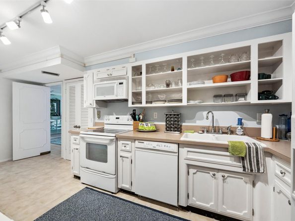 1151 N Fort Lauderdale Beach Blvd 2B, Fort Lauderdale FL 33304