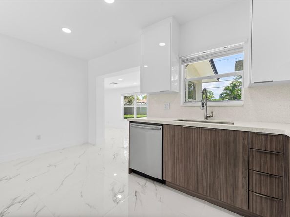 1660 SW 22nd Ave, Fort Lauderdale FL 33312