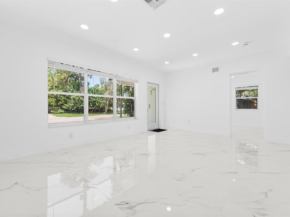 1660 SW 22nd Ave, Fort Lauderdale FL 33312