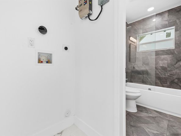 1660 SW 22nd Ave, Fort Lauderdale FL 33312