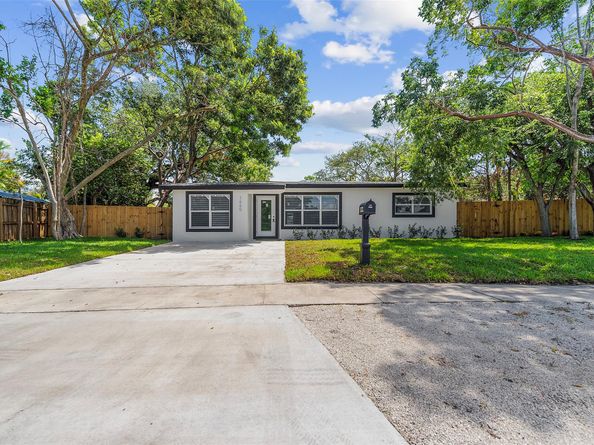 1660 SW 22nd Ave, Fort Lauderdale FL 33312