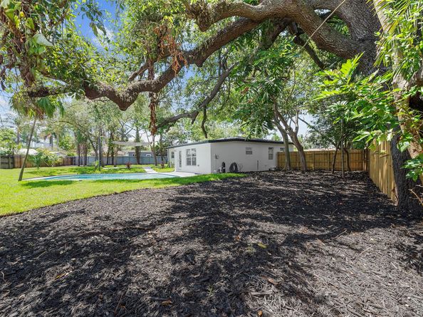 1660 SW 22nd Ave, Fort Lauderdale FL 33312