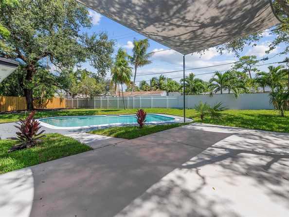 1660 SW 22nd Ave, Fort Lauderdale FL 33312