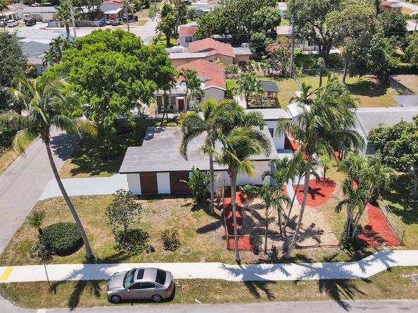1302 S 22nd Ct, Hollywood FL 33020