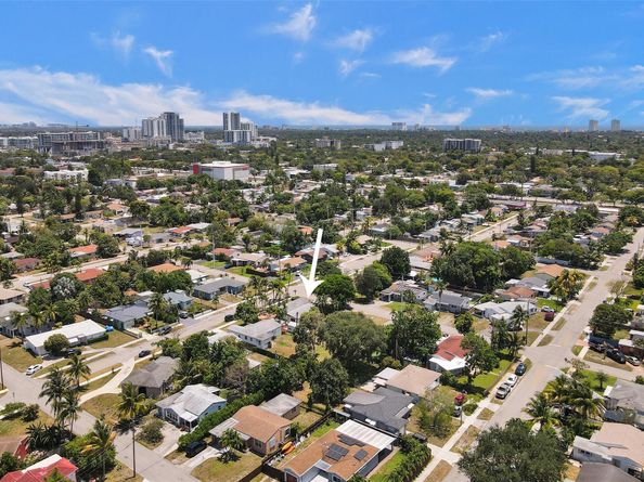 1302 S 22nd Ct, Hollywood FL 33020