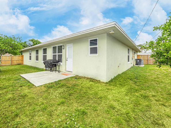 1518 Lee Court, Lake Worth FL 33461