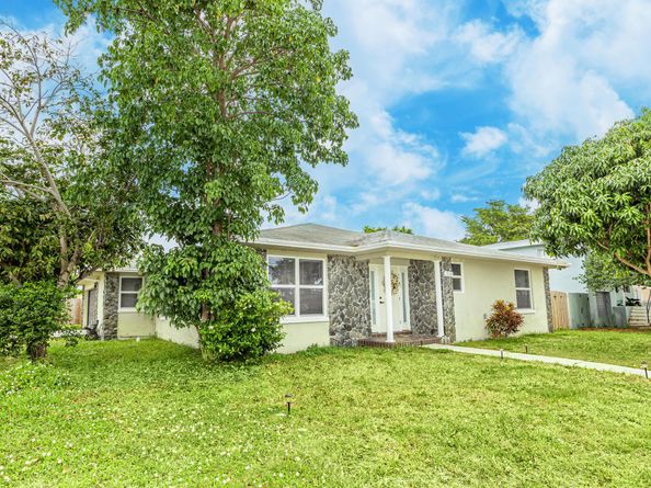1518 Lee Court, Lake Worth FL 33461