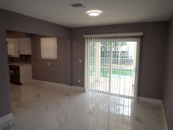 601 SW 69th Way, Pembroke Pines FL 33023