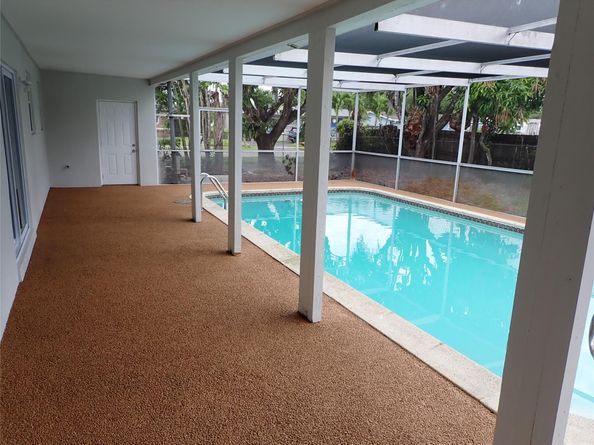 601 SW 69th Way, Pembroke Pines FL 33023