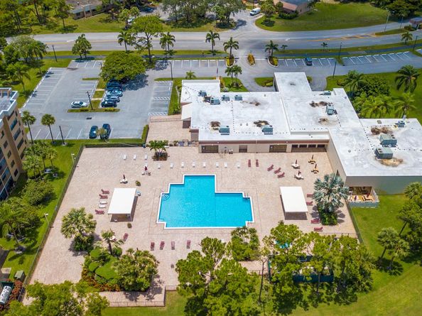 7610 Tahiti Lane 201, Lake Worth FL 33467