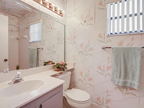 7610 Tahiti Lane 201, Lake Worth FL 33467