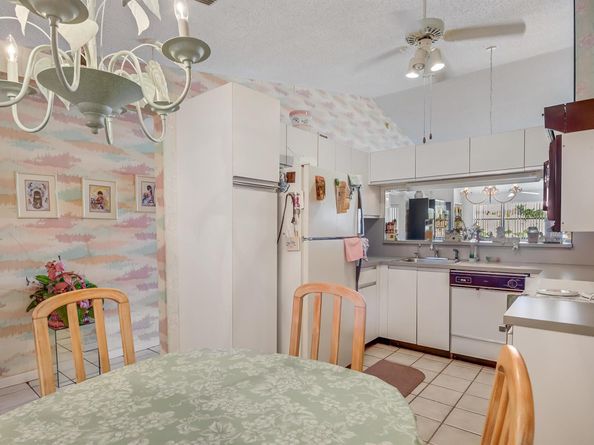 7610 Tahiti Lane 201, Lake Worth FL 33467
