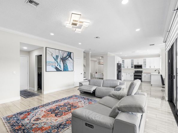 1115 Avondale Court, West Palm Beach FL 33409