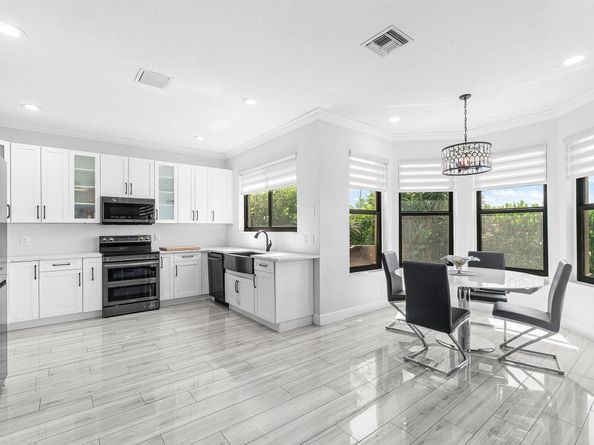 1115 Avondale Court, West Palm Beach FL 33409