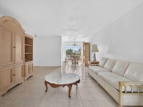 26 Golfs Edge F, West Palm Beach FL 33417