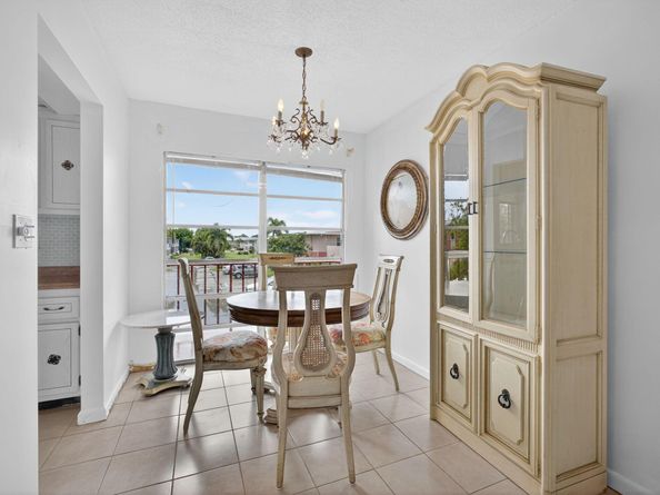 26 Golfs Edge F, West Palm Beach FL 33417