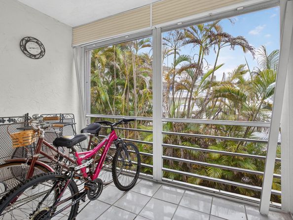 26 Golfs Edge F, West Palm Beach FL 33417