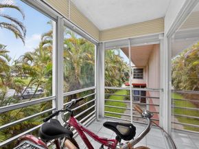 26 Golfs Edge F, West Palm Beach FL 33417
