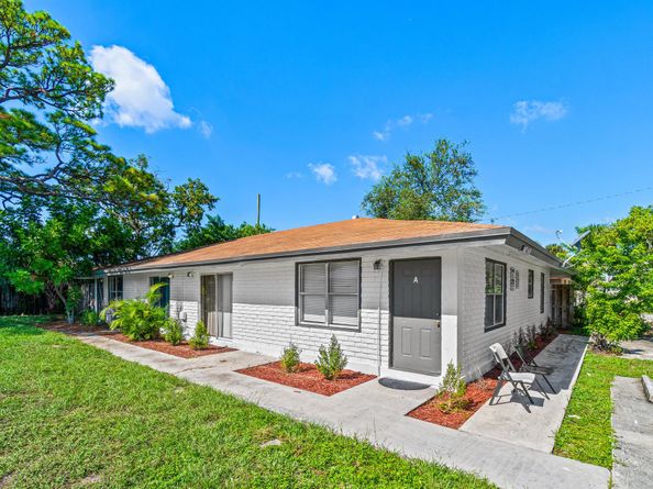1669 W 27th Street A & B, Riviera Beach FL 33404