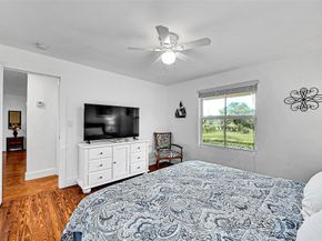 1201 N Old Hiatus Rd, Plantation FL 33323