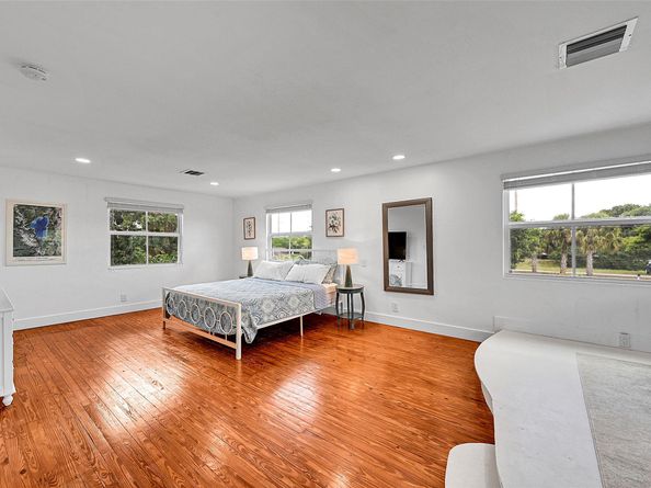 1201 N Old Hiatus Rd, Plantation FL 33323